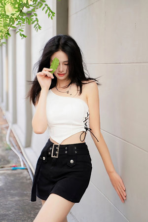 跟讨厌的部长出差住温泉酒店