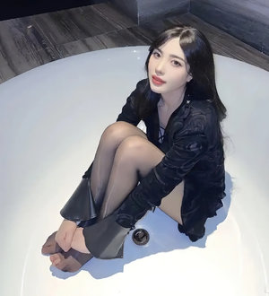 美女舒服好紧太爽了动态图