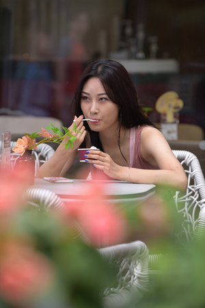 日剧在丈夫面前被欺负全集