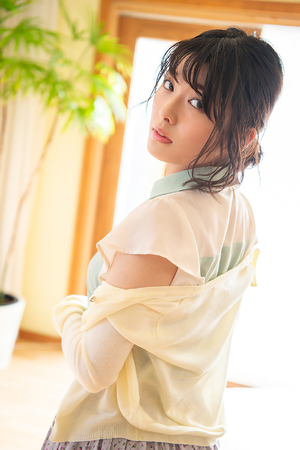 YSL18姨妈色蜜桃棕显白吗