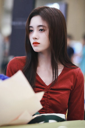 吉尺明步护士装