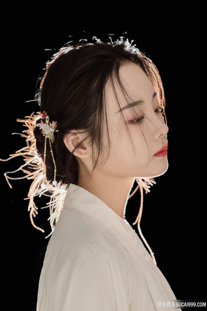 裤腿开叉的裤子